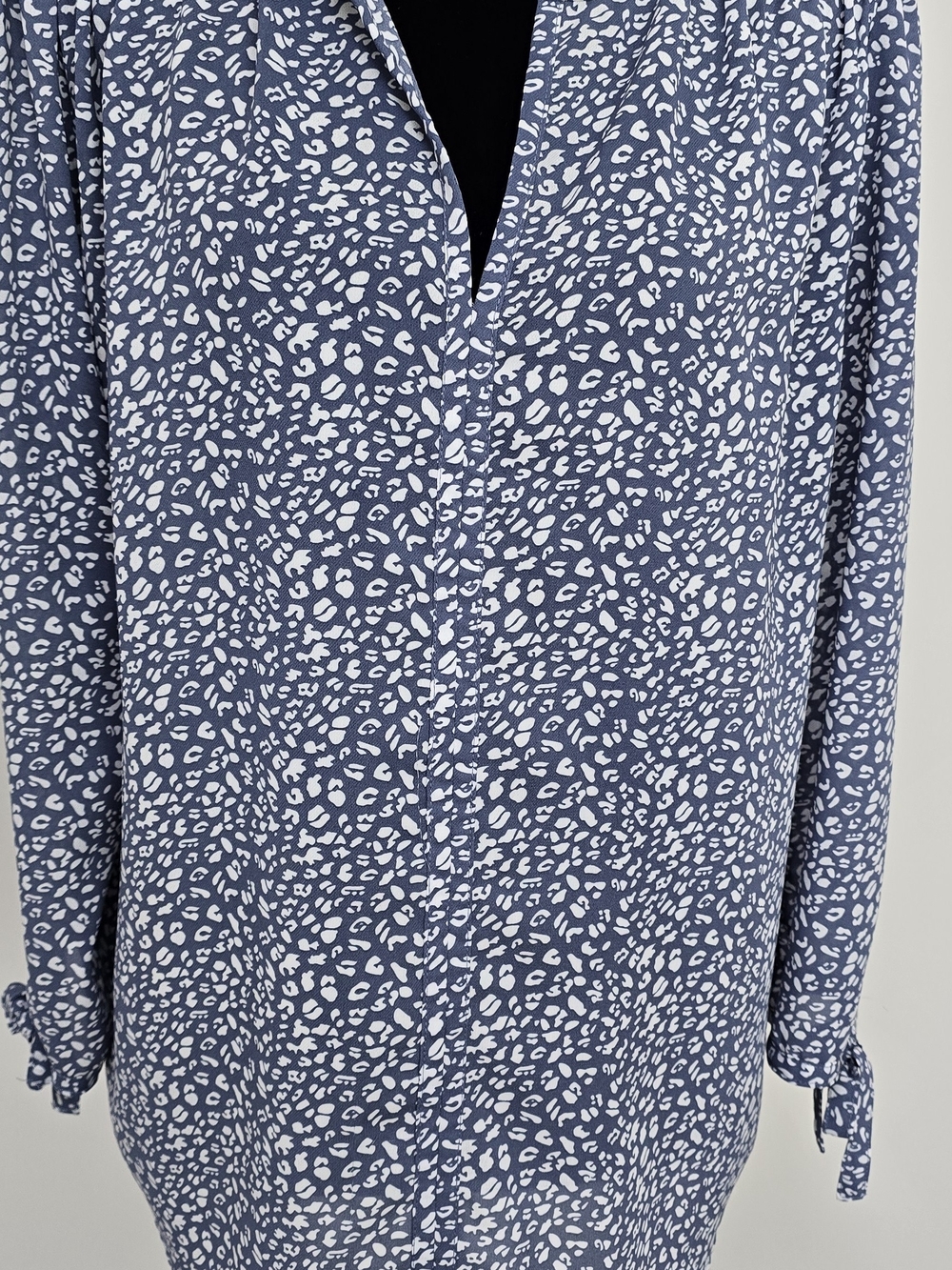 Women’s Blue Printed Long-Sleeve Blouse